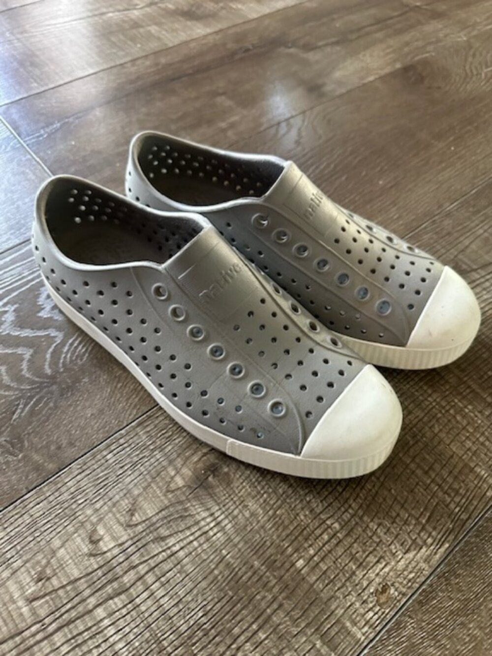 Native shoes size 7 womens